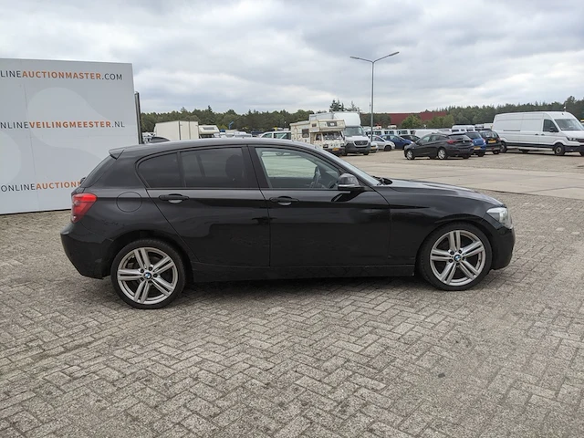 Personenauto bmw, 1-serie 116i, zwart, bouwjaar 2012 - afbeelding 45 van  62