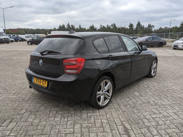 Personenauto bmw, 1-serie 116i, zwart, bouwjaar 2012 - afbeelding 56 van  62