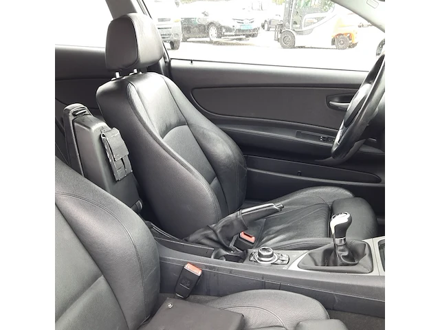 Personenauto bmw, 1-serie 118i , bouwjaar 2007 - afbeelding 31 van  47