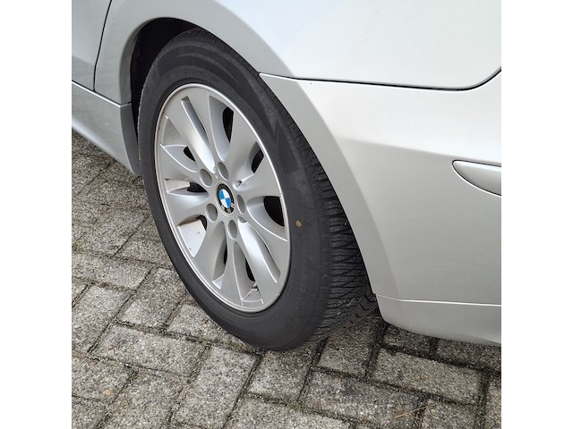 Personenauto bmw, 1-serie 120i, grijs, bouwjaar 2006 - afbeelding 4 van  56