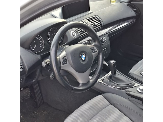Personenauto bmw, 1-serie 120i, grijs, bouwjaar 2006 - afbeelding 6 van  56