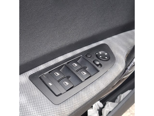 Personenauto bmw, 1-serie 120i, grijs, bouwjaar 2006 - afbeelding 7 van  56