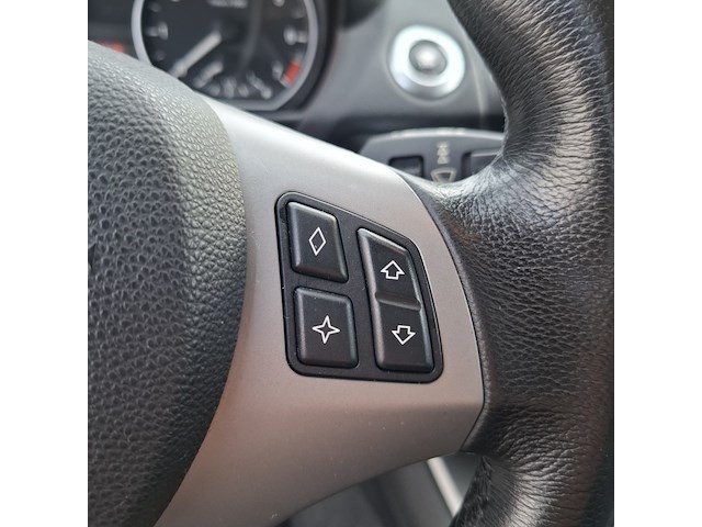 Personenauto bmw, 1-serie 120i, grijs, bouwjaar 2006 - afbeelding 11 van  56