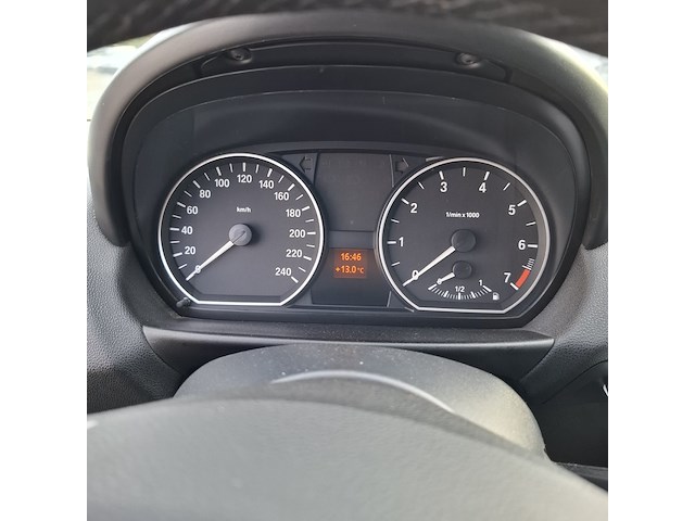 Personenauto bmw, 1-serie 120i, grijs, bouwjaar 2006 - afbeelding 13 van  56