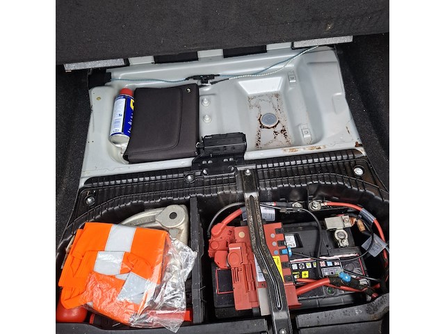 Personenauto bmw, 1-serie 120i, grijs, bouwjaar 2006 - afbeelding 36 van  56