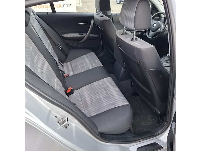 Personenauto bmw, 1-serie 120i, grijs, bouwjaar 2006 - afbeelding 37 van  56