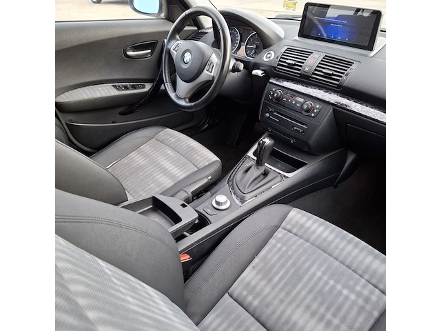 Personenauto bmw, 1-serie 120i, grijs, bouwjaar 2006 - afbeelding 39 van  56