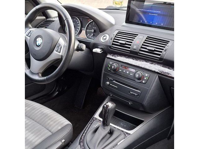 Personenauto bmw, 1-serie 120i, grijs, bouwjaar 2006 - afbeelding 40 van  56