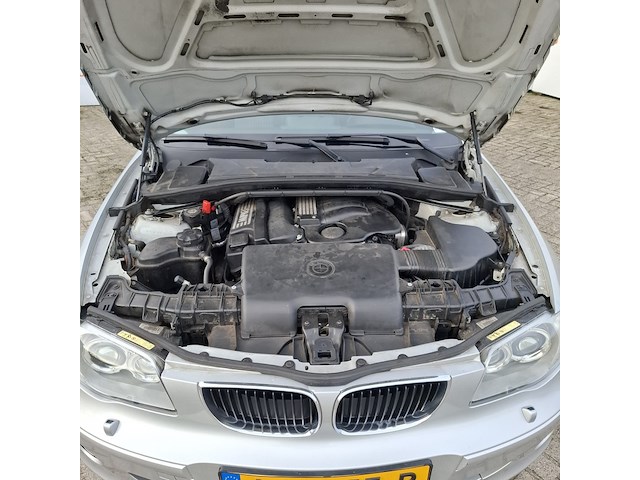 Personenauto bmw, 1-serie 120i, grijs, bouwjaar 2006 - afbeelding 42 van  56