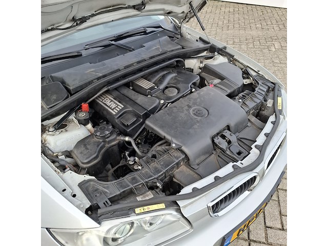 Personenauto bmw, 1-serie 120i, grijs, bouwjaar 2006 - afbeelding 48 van  56