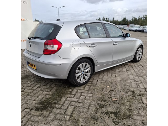 Personenauto bmw, 1-serie 120i, grijs, bouwjaar 2006 - afbeelding 45 van  56