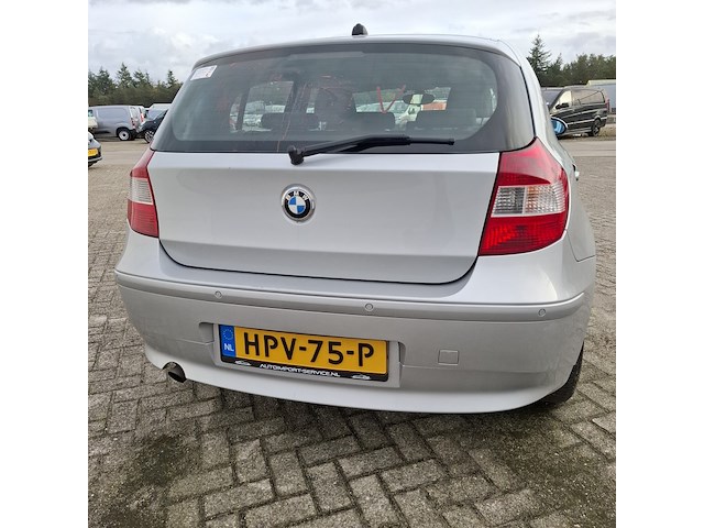 Personenauto bmw, 1-serie 120i, grijs, bouwjaar 2006 - afbeelding 53 van  56