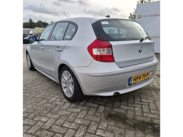 Personenauto bmw, 1-serie 120i, grijs, bouwjaar 2006 - afbeelding 54 van  56