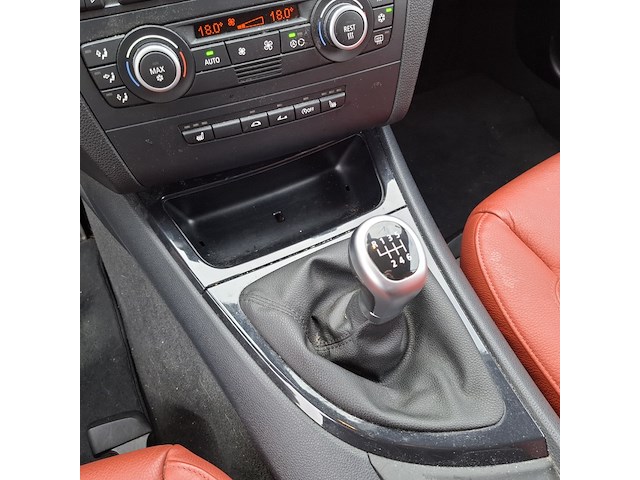 Personenauto bmw, 1-serie cabrio 120i, zwart, bouwjaar 2009 - afbeelding 8 van  56