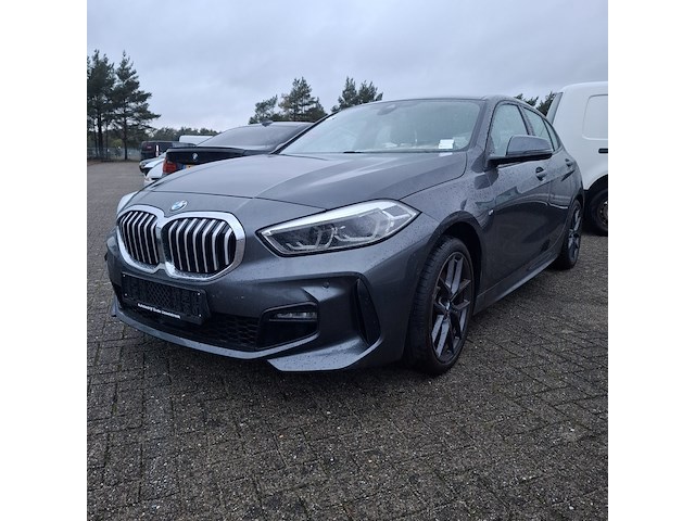 Personenauto bmw, 1-serie - afbeelding 1 van  1