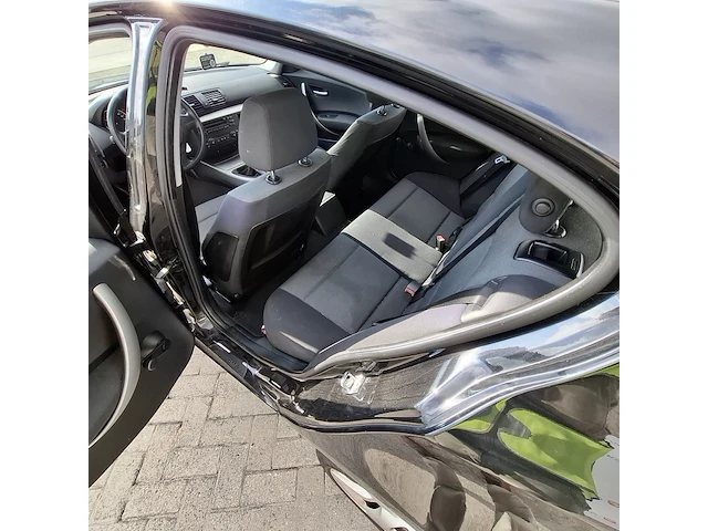 Personenauto bmw, 116i, zwart, bouwjaar 2006 - afbeelding 14 van  44