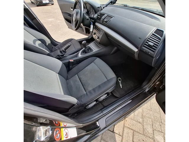 Personenauto bmw, 116i, zwart, bouwjaar 2006 - afbeelding 21 van  44