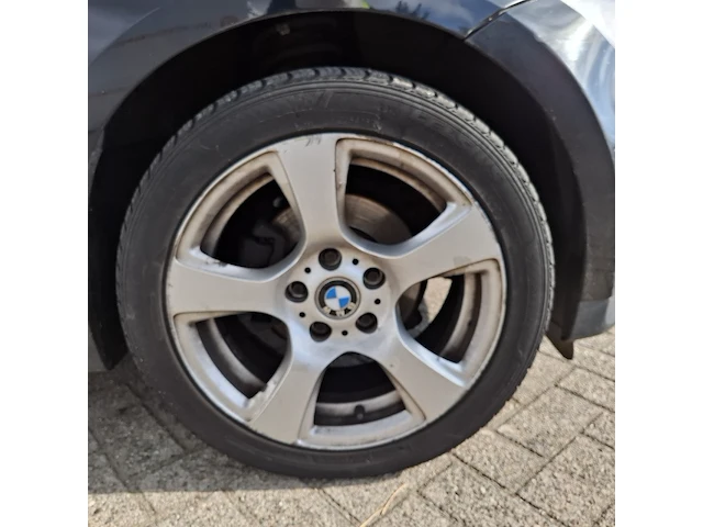 Personenauto bmw, 116i, zwart, bouwjaar 2006 - afbeelding 29 van  44