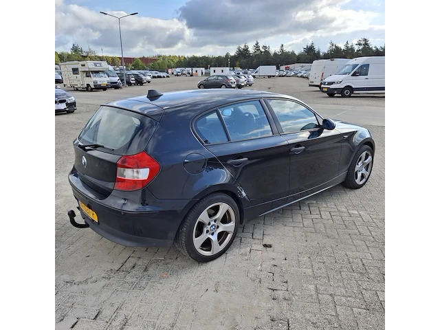 Personenauto bmw, 116i, zwart, bouwjaar 2006 - afbeelding 40 van  44