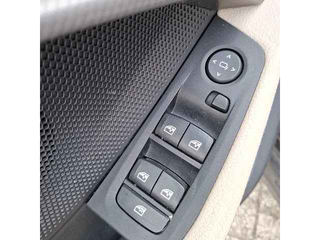 Personenauto bmw, 2-serie 218i - afbeelding 18 van  35