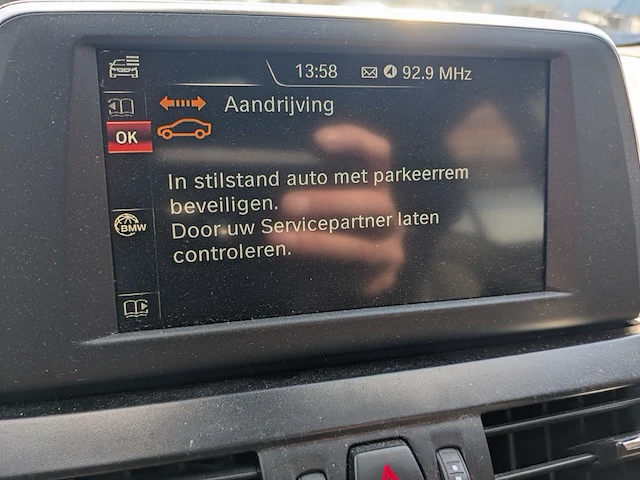 Personenauto , bmw, 218i gran tourer, zwart, 2017 - afbeelding 24 van  49