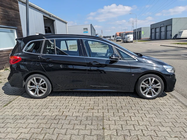 Personenauto , bmw, 218i gran tourer, zwart, 2017 - afbeelding 34 van  49