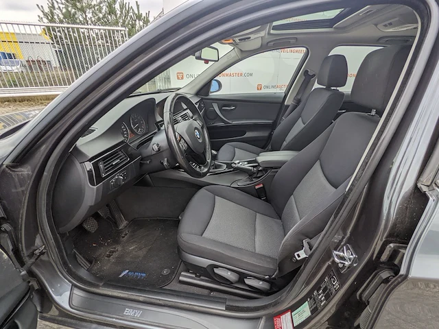 Personenauto bmw, 3 -serie, 320i , zwart, bouwjaar 2006 - afbeelding 3 van  40