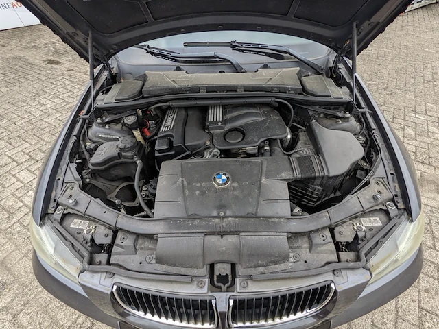 Personenauto bmw, 3 -serie, 320i , zwart, bouwjaar 2006 - afbeelding 10 van  40