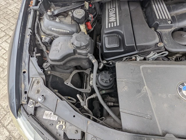 Personenauto bmw, 3 -serie, 320i , zwart, bouwjaar 2006 - afbeelding 14 van  40