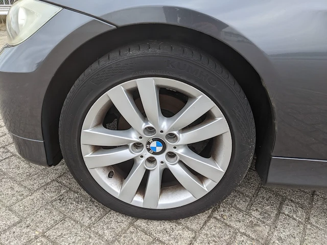 Personenauto bmw, 3 -serie, 320i , zwart, bouwjaar 2006 - afbeelding 15 van  40