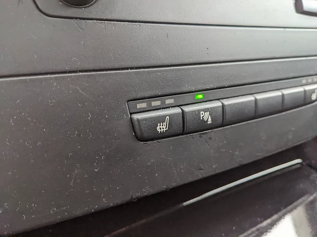 Personenauto bmw, 3 -serie, 320i , zwart, bouwjaar 2006 - afbeelding 32 van  40