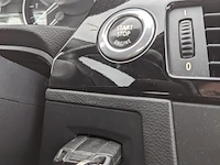 Personenauto bmw, 3 -serie, 320i , zwart, bouwjaar 2006 - afbeelding 33 van  40