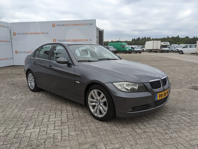 Personenauto bmw, 3 -serie, 320i , zwart, bouwjaar 2006 - afbeelding 34 van  40