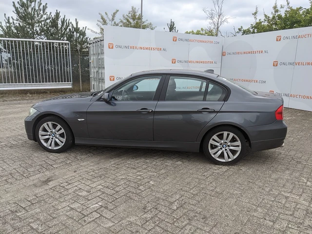 Personenauto bmw, 3 -serie, 320i , zwart, bouwjaar 2006 - afbeelding 40 van  40