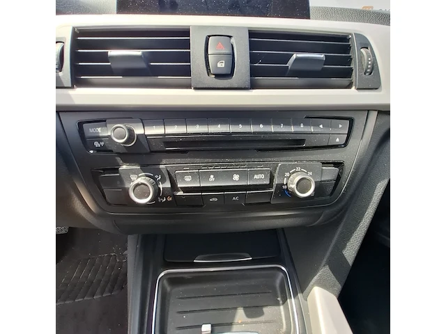 Personenauto bmw, 3-serie 318d exclusive, bouwjaar 2013 - afbeelding 11 van  51
