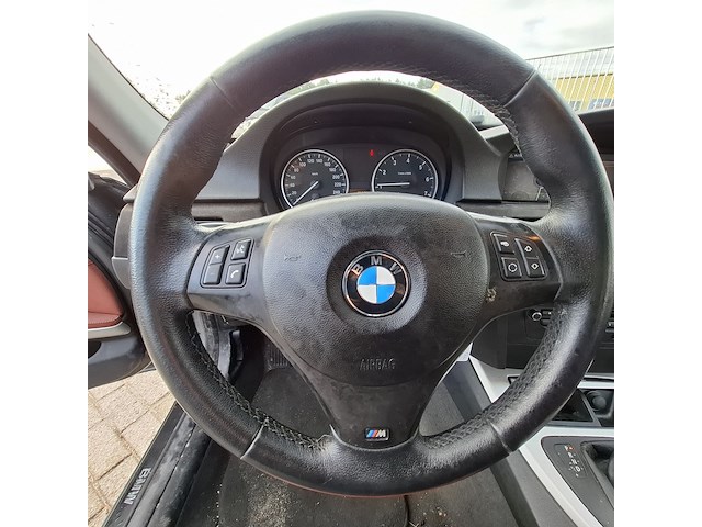 Personenauto bmw, 3-serie 320i, grijs, bouwjaar 2009 - afbeelding 3 van  44