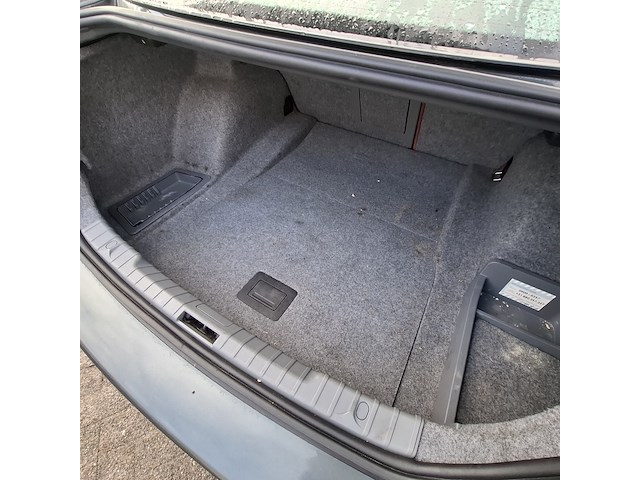 Personenauto bmw, 3-serie 320i, grijs, bouwjaar 2009 - afbeelding 13 van  44