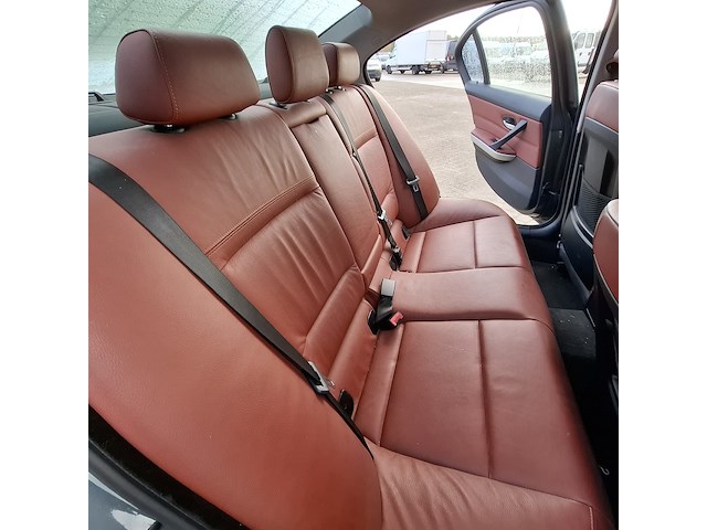 Personenauto bmw, 3-serie 320i, grijs, bouwjaar 2009 - afbeelding 14 van  44