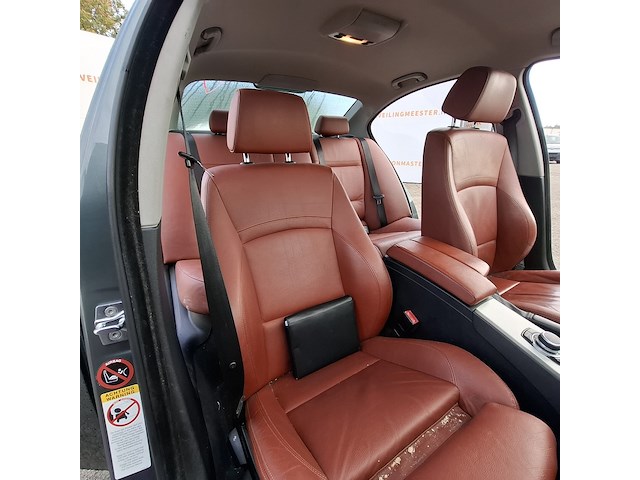 Personenauto bmw, 3-serie 320i, grijs, bouwjaar 2009 - afbeelding 19 van  44