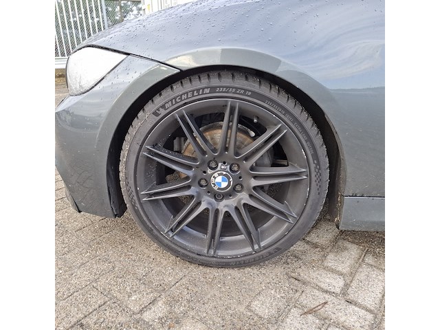 Personenauto bmw, 3-serie 320i, grijs, bouwjaar 2009 - afbeelding 25 van  44