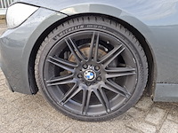 Personenauto bmw, 3-serie 320i, grijs, bouwjaar 2009 - afbeelding 25 van  44