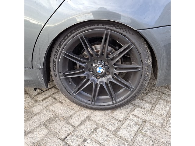 Personenauto bmw, 3-serie 320i, grijs, bouwjaar 2009 - afbeelding 26 van  44