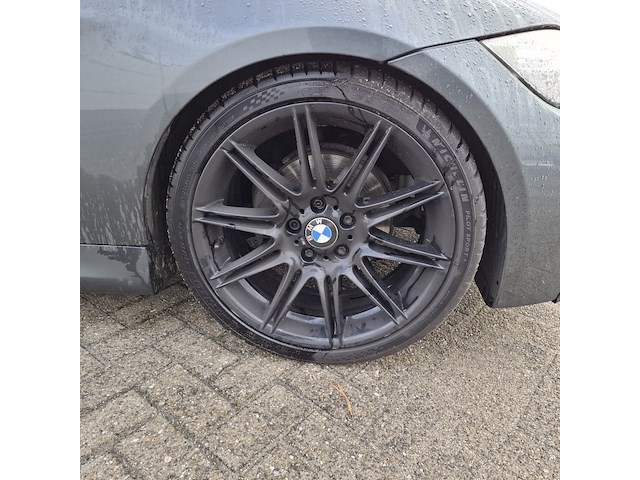 Personenauto bmw, 3-serie 320i, grijs, bouwjaar 2009 - afbeelding 28 van  44