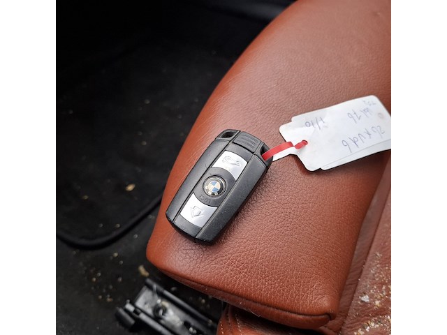 Personenauto bmw, 3-serie 320i, grijs, bouwjaar 2009 - afbeelding 39 van  44