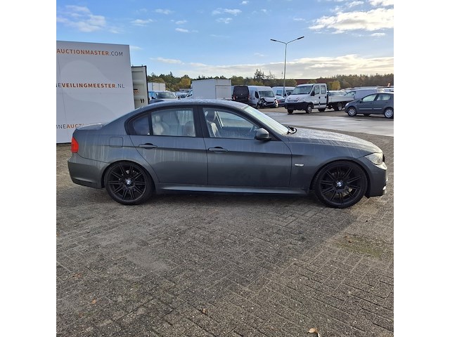 Personenauto bmw, 3-serie 320i, grijs, bouwjaar 2009 - afbeelding 34 van  44