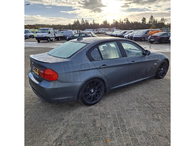 Personenauto bmw, 3-serie 320i, grijs, bouwjaar 2009 - afbeelding 40 van  44