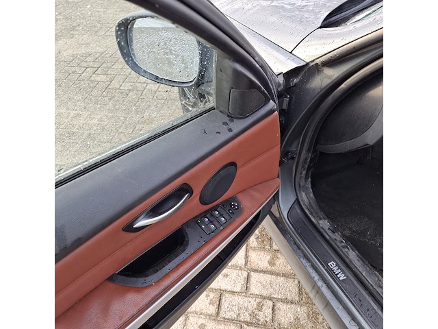 Personenauto bmw, 3-serie 320i, grijs, bouwjaar 2009 - afbeelding 44 van  44