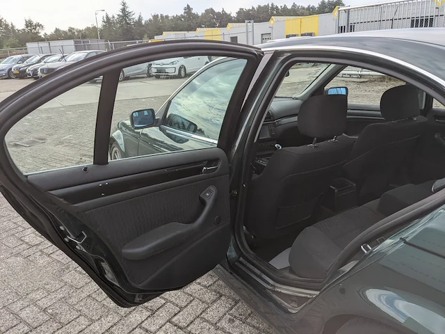 Personenauto bmw, 3-serie 328i, groen, bouwjaar 1998 - afbeelding 24 van  55
