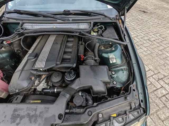 Personenauto bmw, 3-serie 328i, groen, bouwjaar 1998 - afbeelding 32 van  55