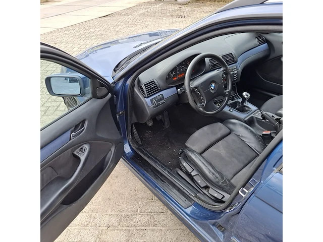 Personenauto bmw, 3-serie touring 320d, blauw, bouwjaar 2002 - afbeelding 2 van  45